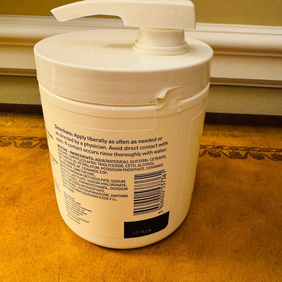 CeraVe Moisturizing Cream Fragrance Free Tub 19 ounce with Pump NEW & Sealed - Picture 4 of 7